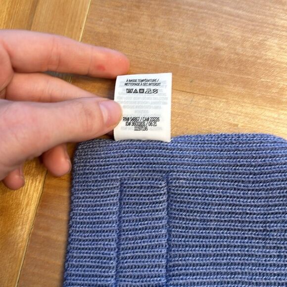 NWT pink brand knit scarf - Picture 6 of 6